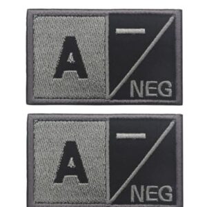 Ruoming Lot de 2 écussons brodés tactiques du groupe sanguin – 8 x 5 cm – Fermeture – Badge d'identification militaire pour vestes, gilets, sacs (A-)
